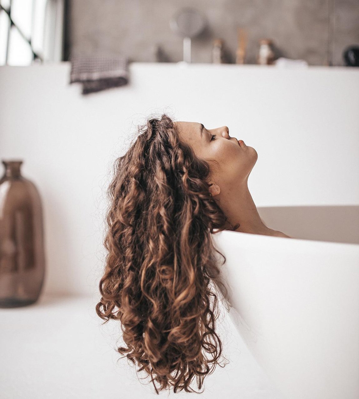 Is It Dandruff or A Dry Scalp?